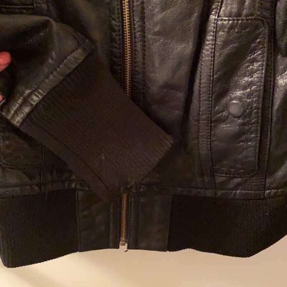 Danier black leather jacket with ribbing - Picture 6 of 7